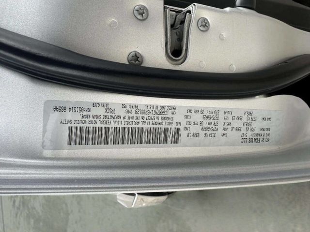 2017 Ram 1500 Laramie 4x4 Crew Cab 5'7" Box - 22966025 - 36