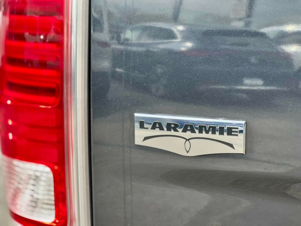 2017 Ram 1500 Laramie 4x4 Crew Cab 5'7" Box - 23011767 - 9