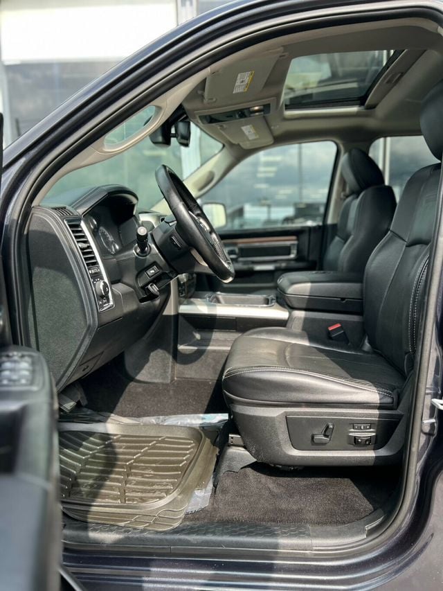 2017 Ram 1500 Laramie 4x4 Crew Cab 5'7" Box - 23011767 - 16