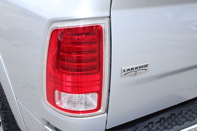 2017 Ram 1500 Laramie 4x4 Crew Cab 5'7" Box - 22991192 - 8