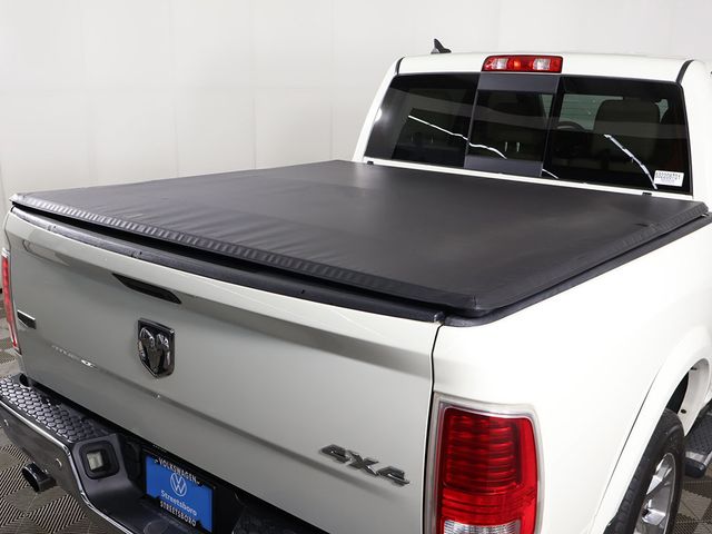 2017 Ram 1500 Laramie 4x4 Crew Cab 5'7" Box - 23087930 - 17