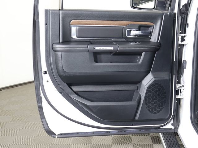 2017 Ram 1500 Laramie 4x4 Crew Cab 5'7" Box - 23027559 - 23