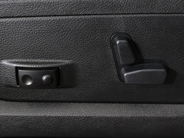 2017 Ram 1500 Laramie 4x4 Crew Cab 5'7" Box - 23027559 - 32