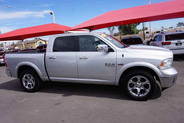 2017 Ram 1500 LARAMIE, 4X4, PREMIUM WHEELS, NAVIGATION, BACKUP CAMERA - 22993676 - 4