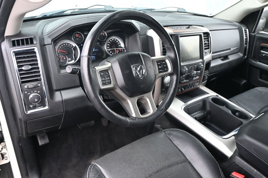 2017 Ram 1500 Laramie photo 3