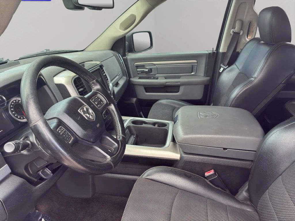 2017 Ram 1500 Lone Star Silver 4x2 Crew Cab 5'7" Box - 23062607 - 13