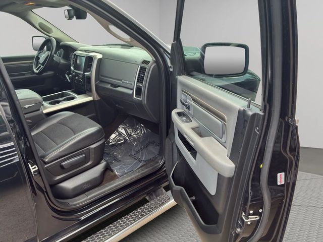2017 Ram 1500 Lone Star Silver 4x2 Crew Cab 5'7" Box - 23062607 - 19