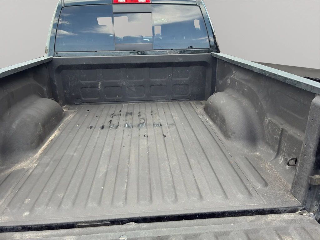 2017 Ram 1500 Lone Star Silver 4x2 Crew Cab 5'7" Box - 23062607 - 21