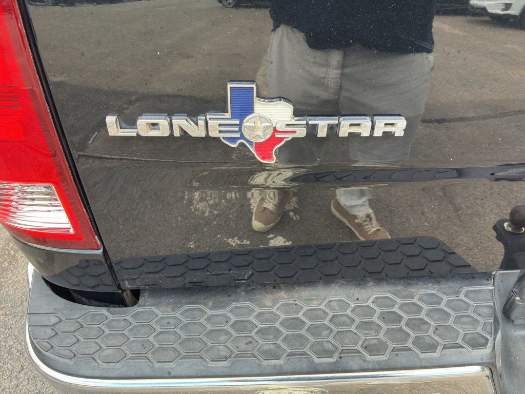 2017 Ram 1500 Lone Star Silver 4x2 Crew Cab 5'7" Box - 23062607 - 22