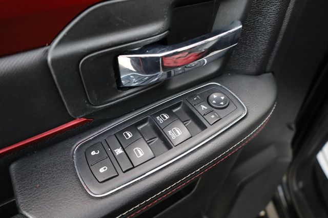 2017 Ram 1500 Rebel 4x4 Crew Cab 5'7" Box - 22970722 - 35
