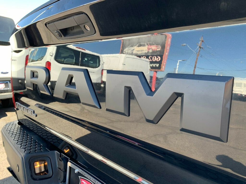 2017 Ram 1500 Rebel 4x4 Crew Cab 5'7" Box Navi/sunroof - 22997178 - 33