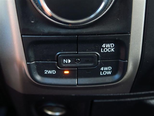 2017 Ram 1500 SLT 4x4 Quad Cab 6'4" Box - 16977721 - 23