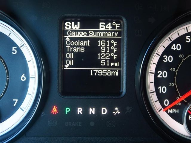 2017 Ram 1500 SLT 4x4 Quad Cab 6'4" Box - 16977721 - 29