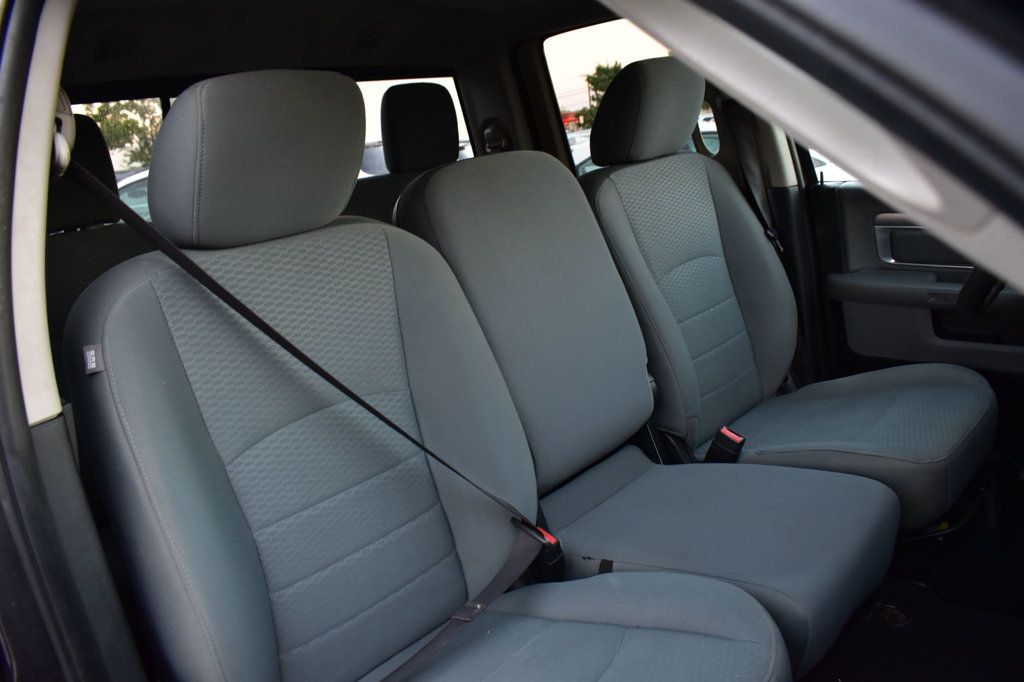 2017 Ram 1500 SLT 4x4 Quad Cab 6'4" Box - 22928316 - 16