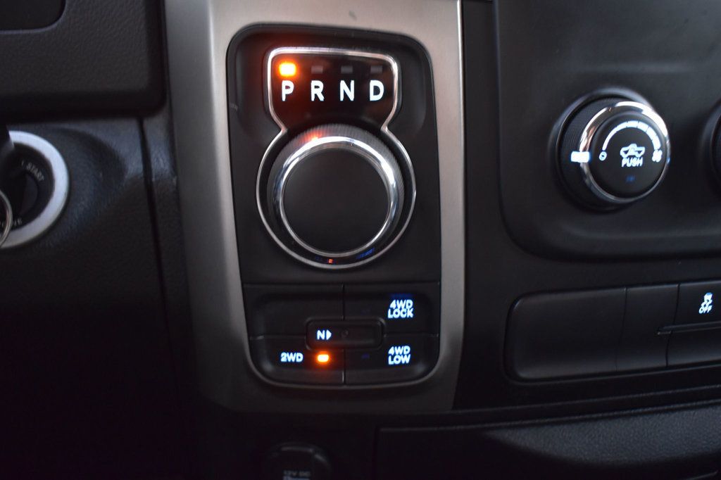 2017 Ram 1500 SLT 4x4 Quad Cab 6'4" Box - 22928316 - 32