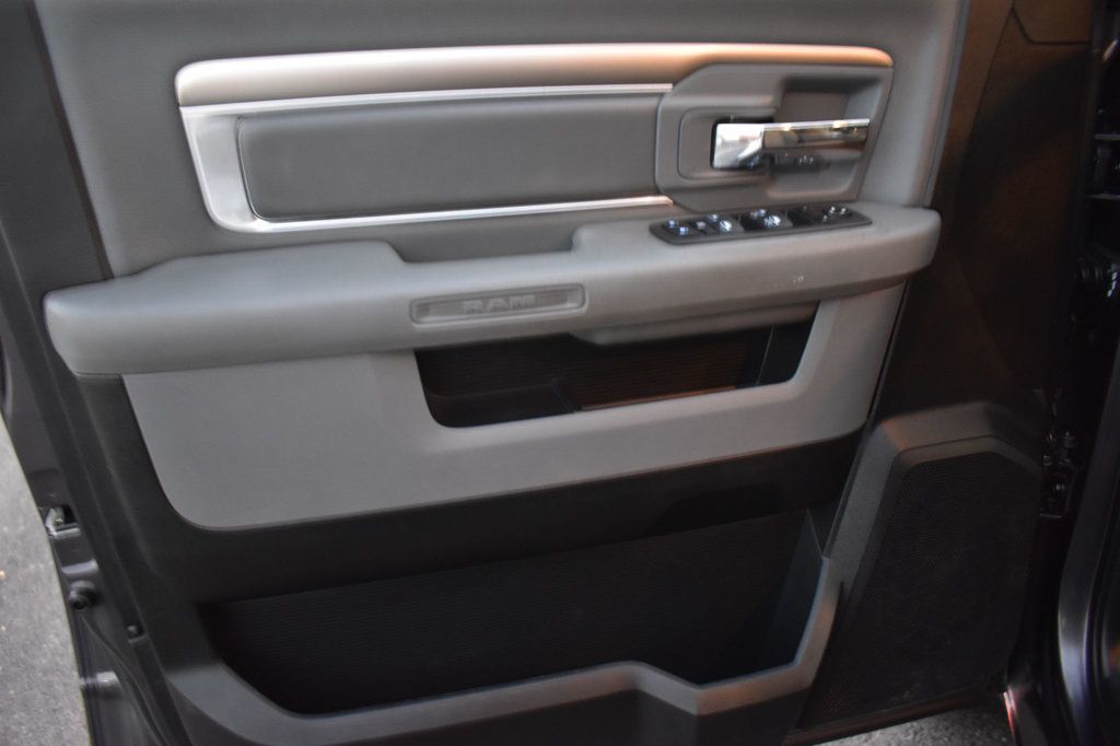 2017 Ram 1500 SLT 4x4 Quad Cab 6'4" Box - 22928316 - 37