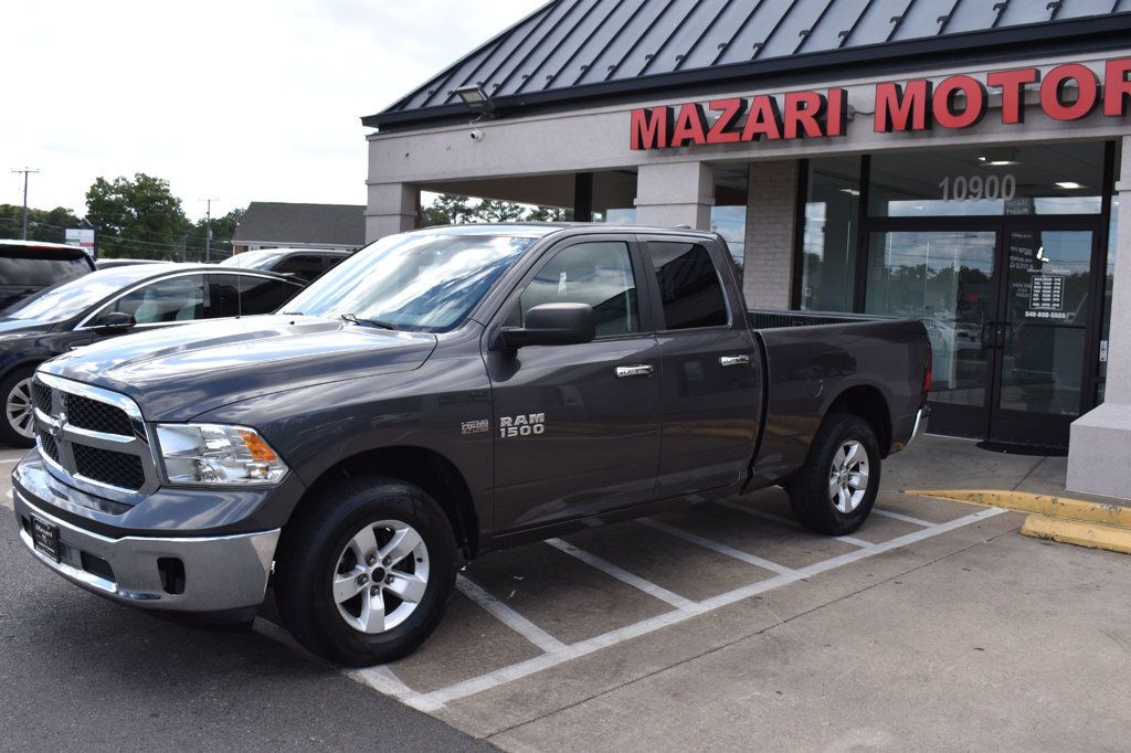 2017 Ram 1500 SLT photo 4
