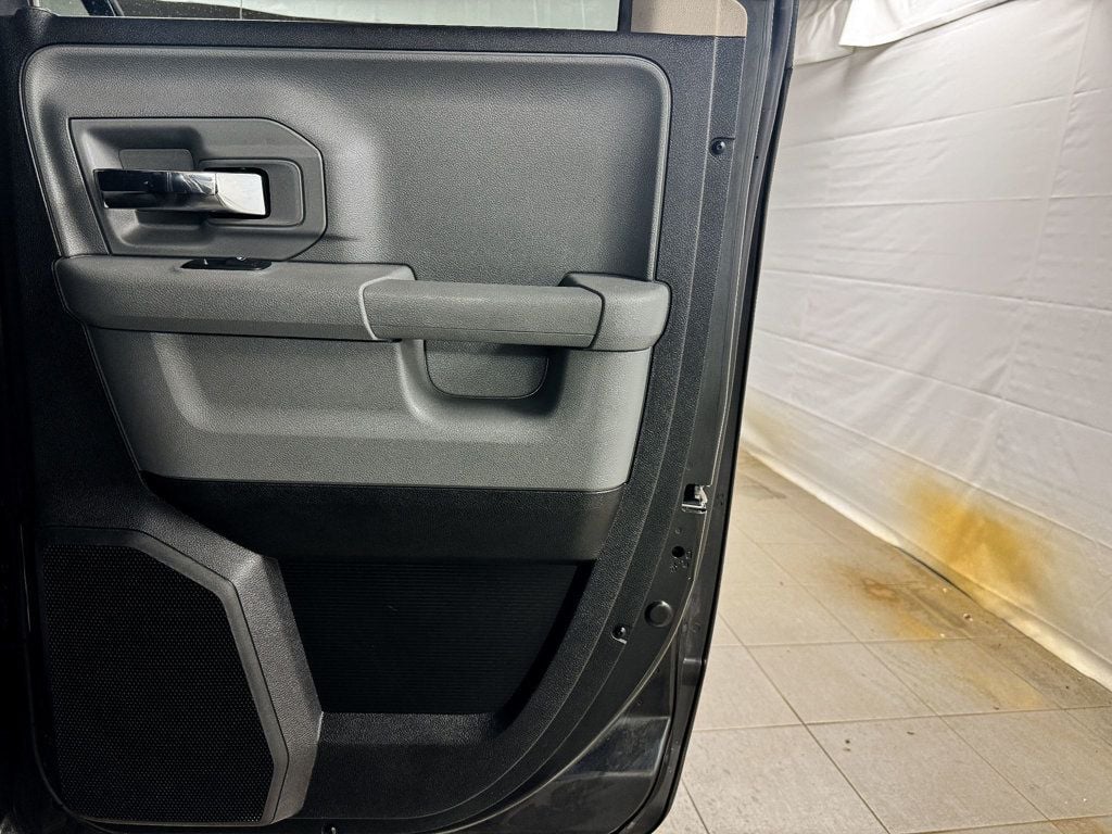 2017 Ram 1500 SLT QUAD CAB 4WD - 22768704 - 11