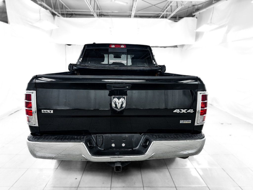 2017 Ram 1500 SLT photo 4
