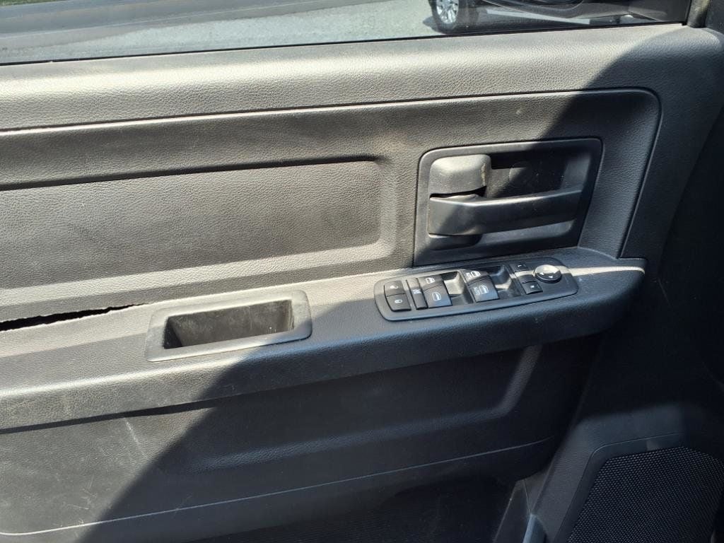 2017 Ram 1500 ST - 22924974 - 17