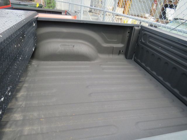 2017 Ram 1500 Tradesman 4x4 Quad Cab 6'4" Box - 23075460 - 9