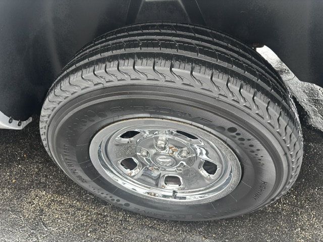 2017 Ram 1500 Tradesman 4x4 Regular Cab 8' Box - 23089818 - 10