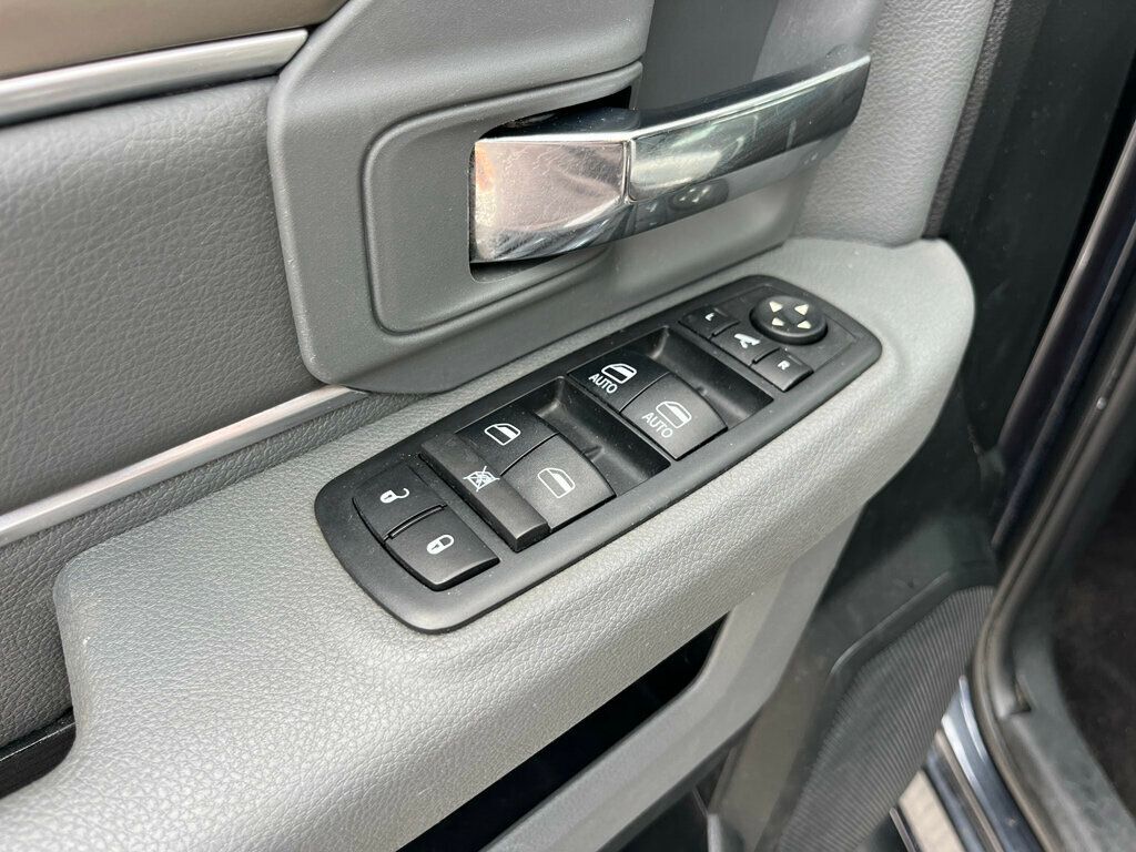 2017 Ram 1500 Well Equipped Big Horn Crew Cab 4x4 - 23032171 - 17