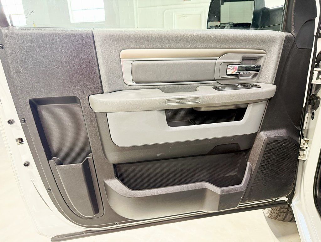 2017 Ram 2500 Tradesman 4x4 Reg Cab 8' Box - 22897467 - 21