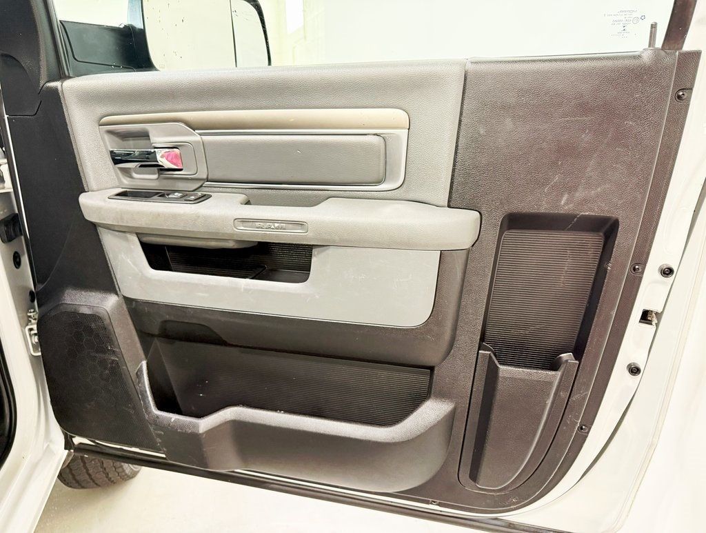 2017 Ram 2500 Tradesman 4x4 Reg Cab 8' Box - 22897467 - 25