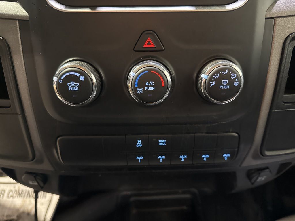 2017 Ram 2500 Tradesman 4x4 Reg Cab 8' Box - 23009310 - 16