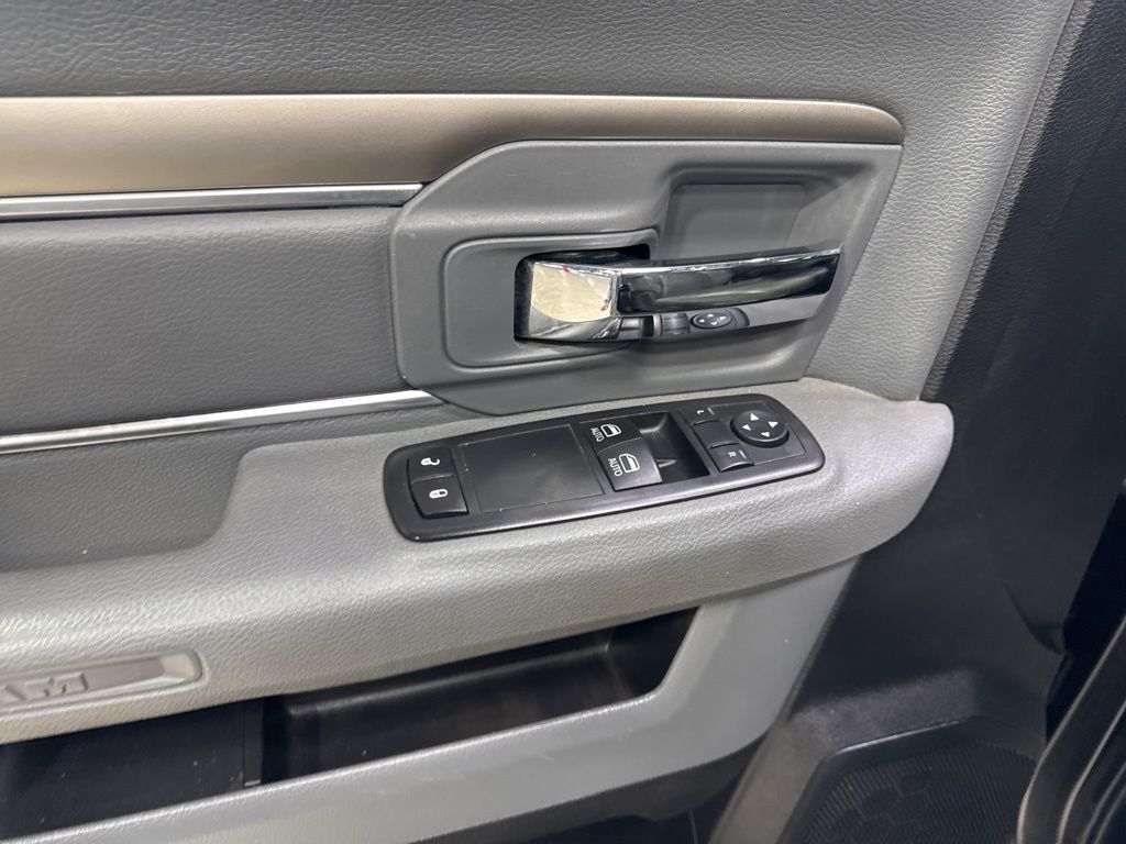 2017 Ram 2500 Tradesman 4x4 Reg Cab 8' Box - 23009310 - 25