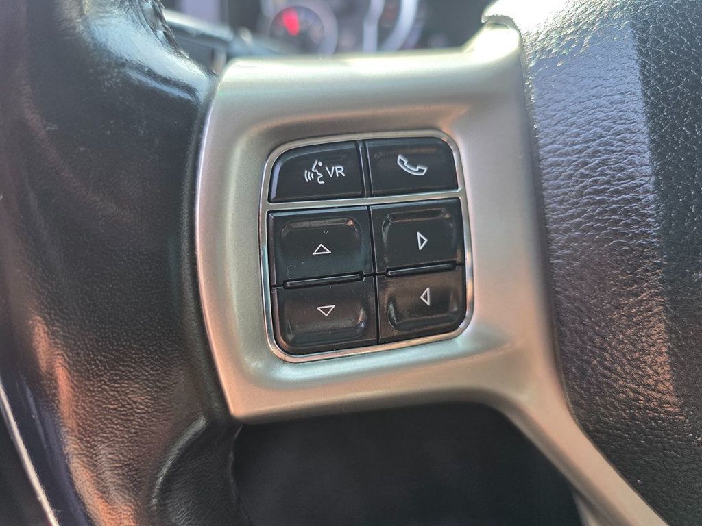 2017 Ram 3500 Laramie 4x4 Crew Cab 8' Box - 22959432 - 16