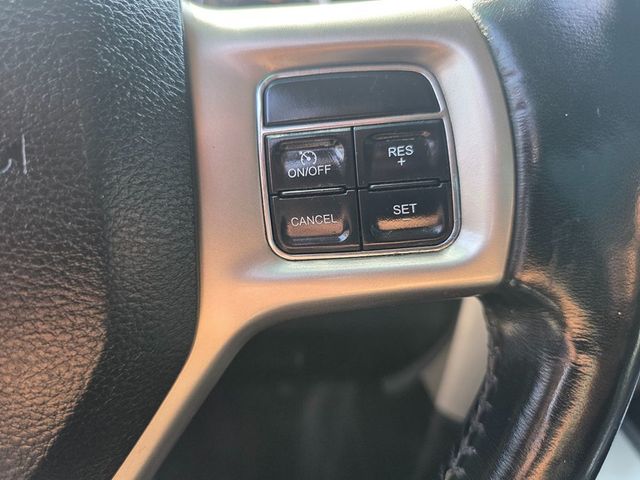 2017 Ram 3500 Laramie 4x4 Crew Cab 8' Box - 22959432 - 17