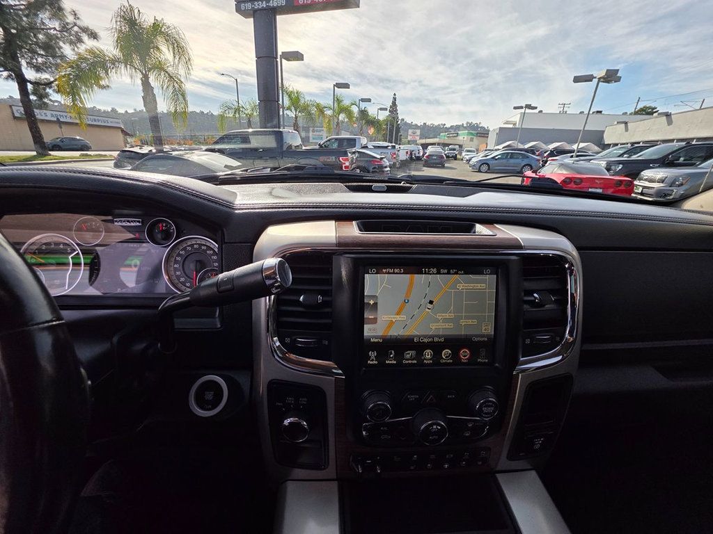 2017 Ram 3500 Laramie 4x4 Crew Cab 8' Box - 22959432 - 18