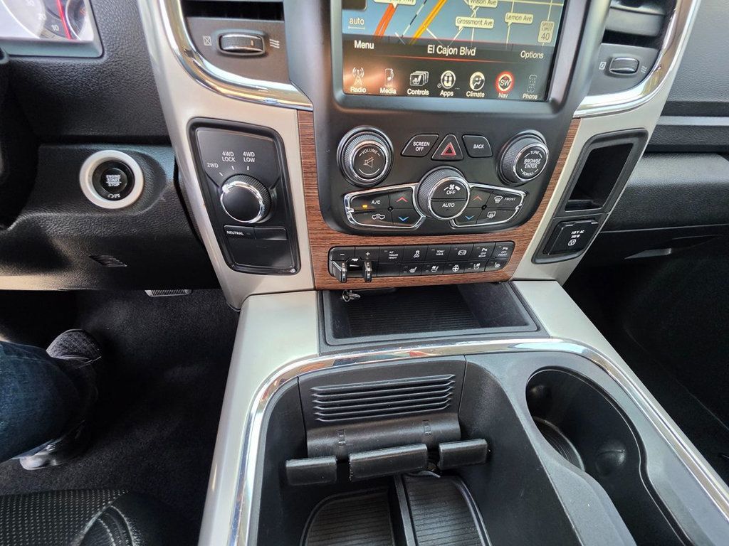 2017 Ram 3500 Laramie 4x4 Crew Cab 8' Box - 22959432 - 19