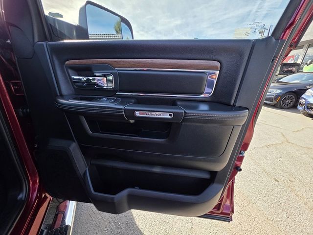 2017 Ram 3500 Laramie 4x4 Crew Cab 8' Box - 22959432 - 25