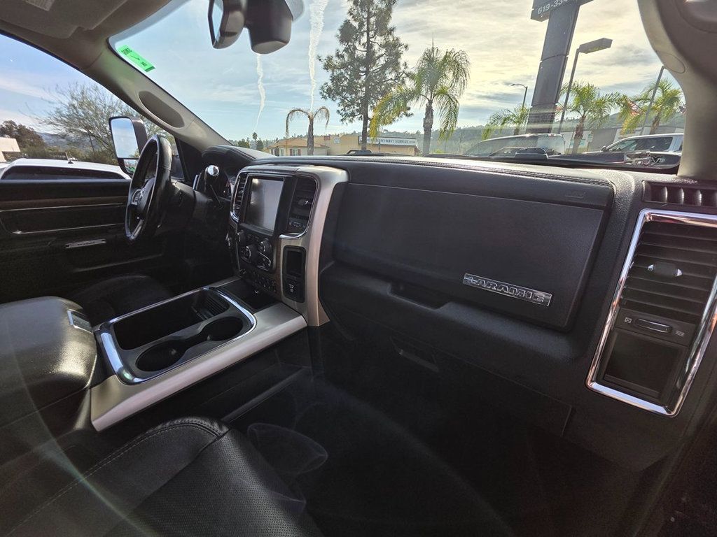 2017 Ram 3500 Laramie 4x4 Crew Cab 8' Box - 22959432 - 26