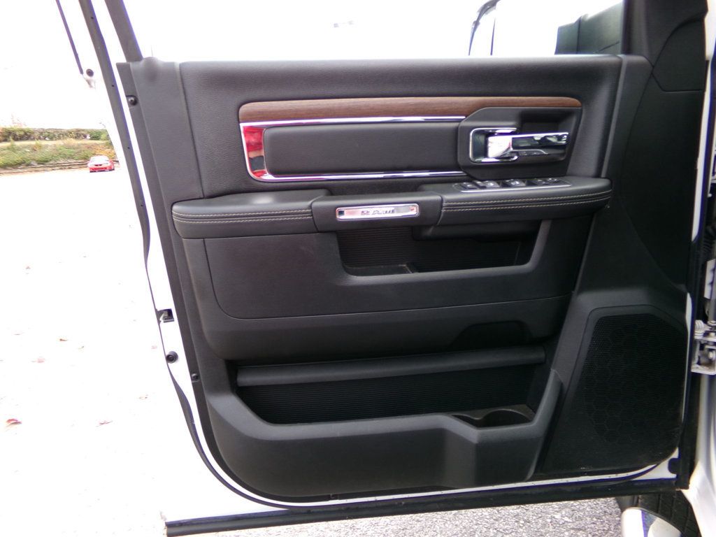 2017 Ram 3500 Laramie 4x4 Mega Cab 6'4" Box - 22944951 - 10