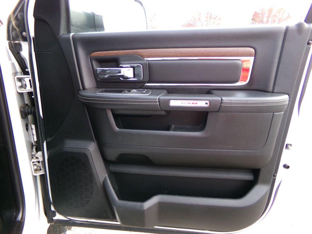 2017 Ram 3500 Laramie 4x4 Mega Cab 6'4" Box - 22944951 - 13