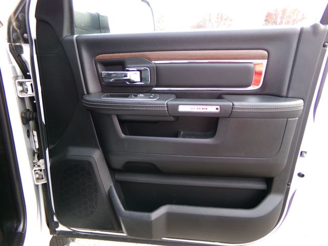 2017 Ram 3500 Laramie 4x4 Mega Cab 6'4" Box - 22944951 - 13