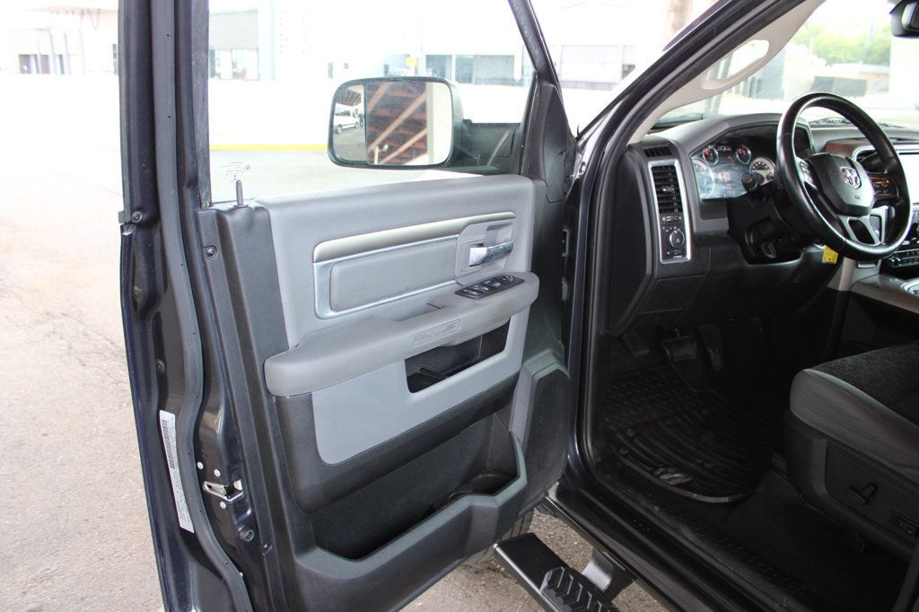 2017 Ram 3500 Lone Star 4x4 Crew Cab 8' Box - 23058677 - 9