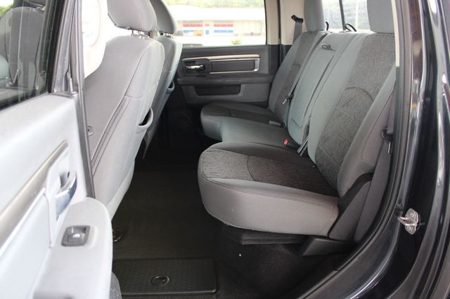 2017 Ram 3500 Lone Star 4x4 Crew Cab 8' Box - 23058677 - 14