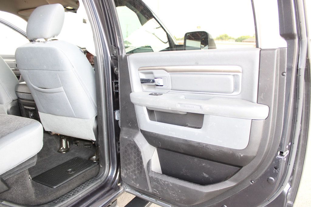 2017 Ram 3500 Lone Star 4x4 Crew Cab 8' Box - 23058677 - 15
