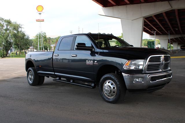 2017 Ram 3500 Lone Star 4x4 Crew Cab 8' Box - 23058677 - 3