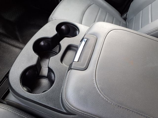 2017 Ram 3500 Tradesman 4x2 Crew Cab 8' Box - 22952796 - 11