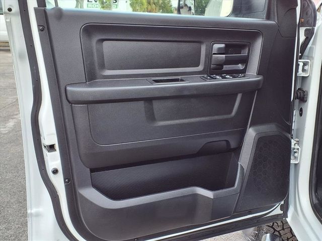 2017 Ram 3500 Tradesman 4x2 Crew Cab 8' Box - 22952796 - 13