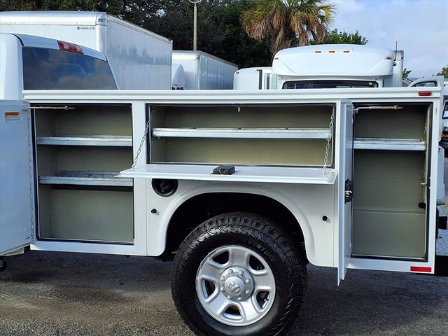 2017 Ram 3500 Tradesman 4x2 Crew Cab 8' Box - 22952796 - 17