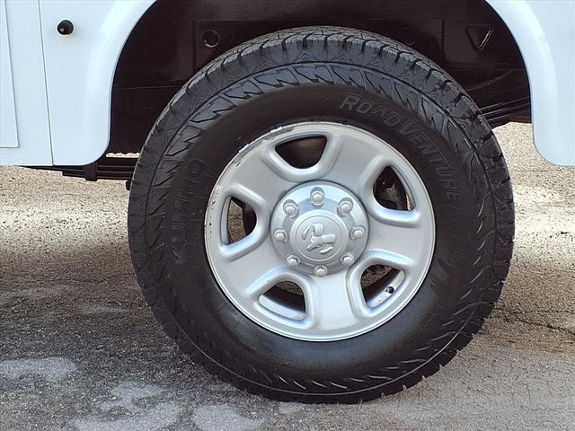 2017 Ram 3500 Tradesman 4x2 Crew Cab 8' Box - 22952796 - 34