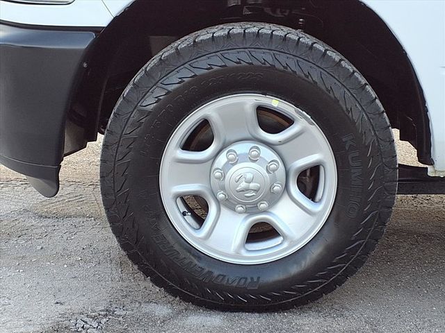 2017 Ram 3500 Tradesman 4x2 Crew Cab 8' Box - 22952796 - 36