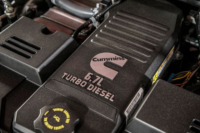 2017 Ram 3500 Chassis Cab 3500 CREW 4X4 * 6.7 CUMMINS * AISIN * NEW CONCRETE BODY - 17543662 - 17